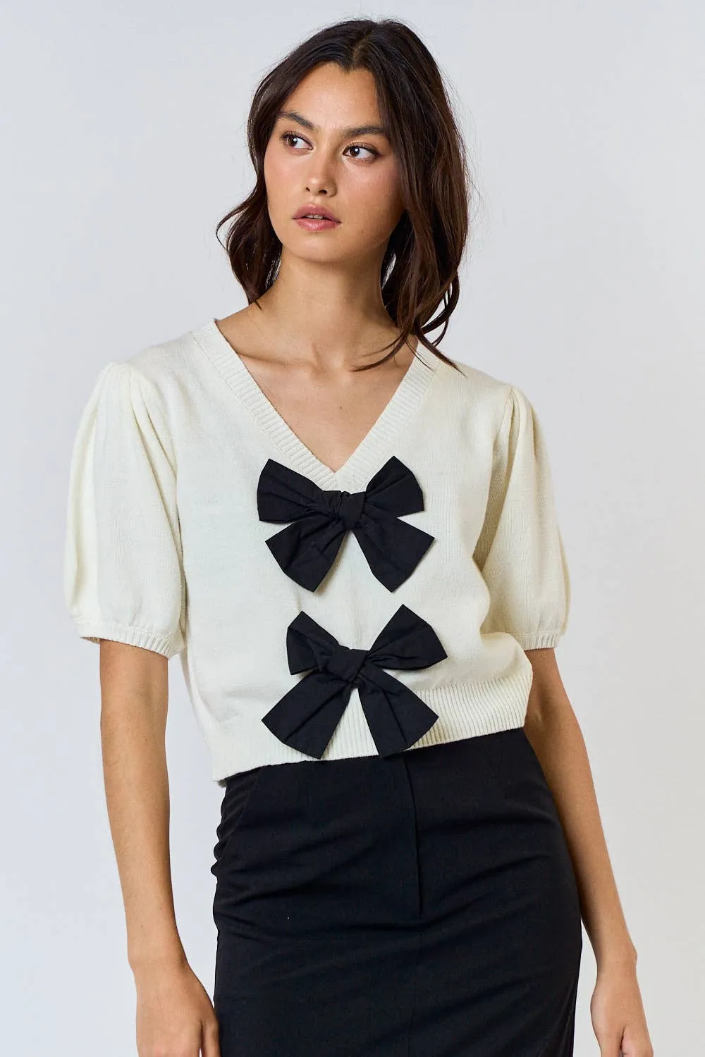 Carolina Bow Front V-Neck Puff Short-Sleeve Top