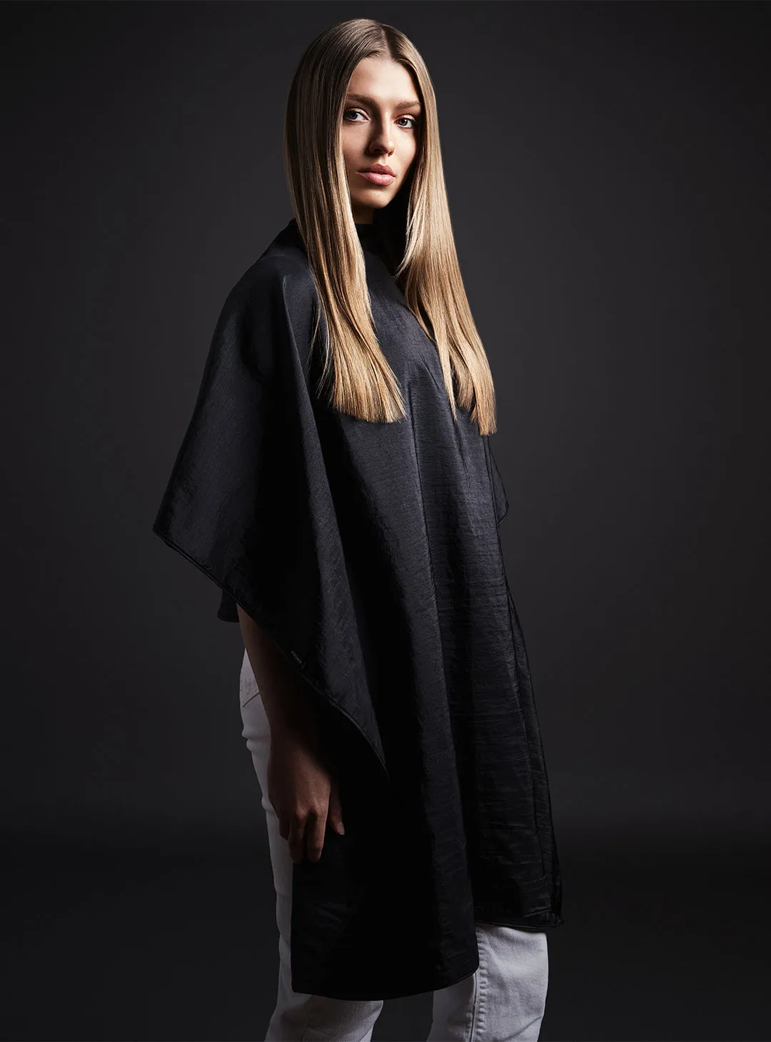 Client Crinkle Nylon Hairstyling Cape - Black