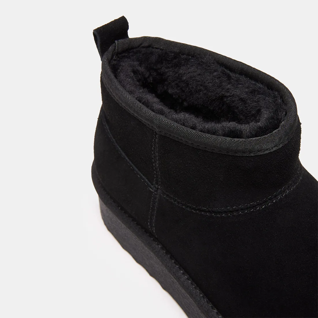 CRUE BLACK SUEDE