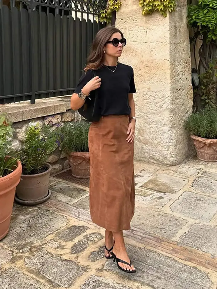 Deena - Flattering long skirt