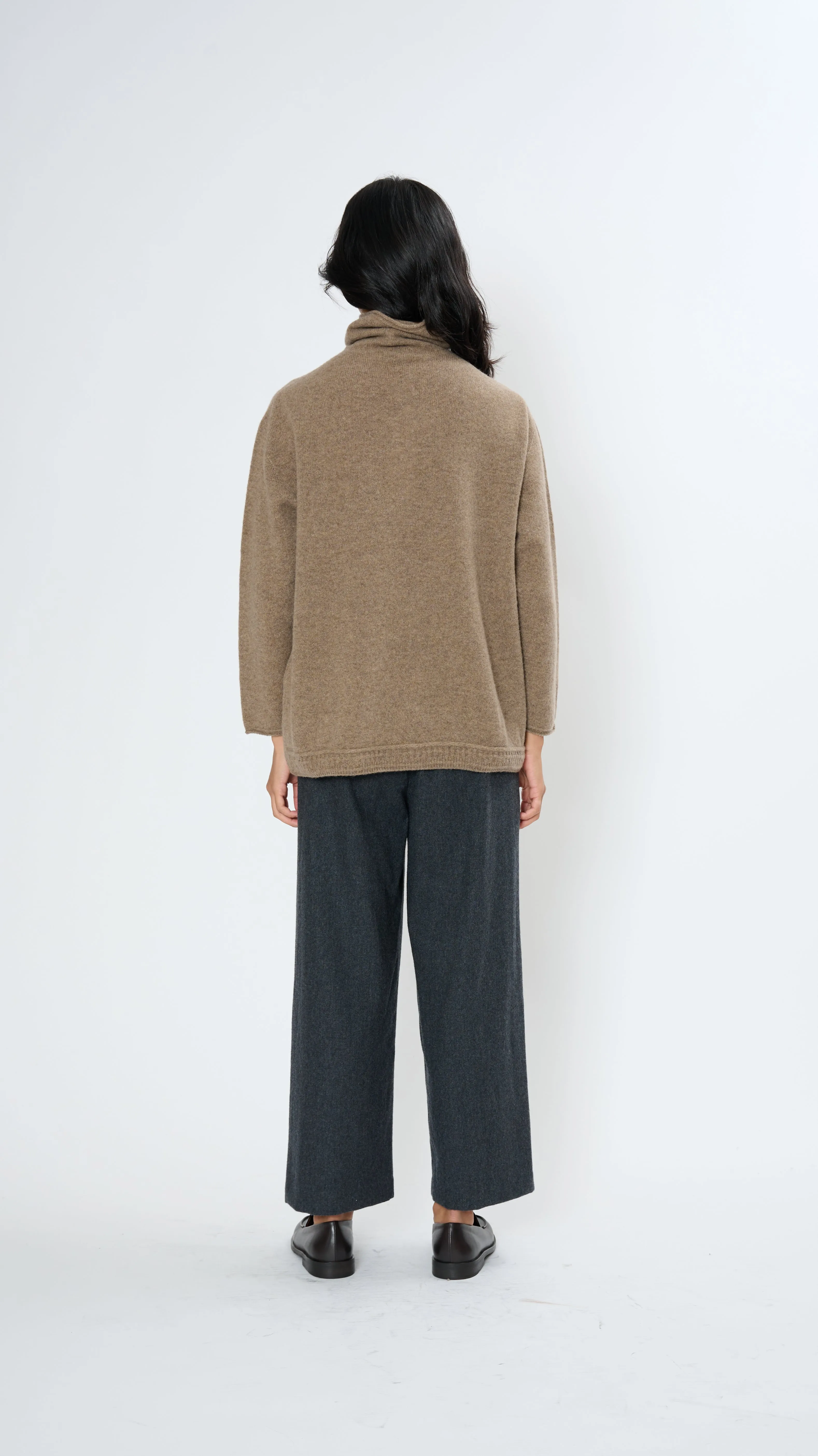 Fine Merino Wool Turtleneck Knit Pullover in Brown