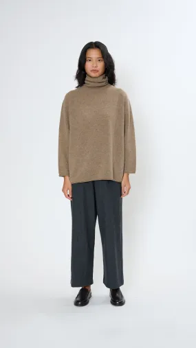 Fine Merino Wool Turtleneck Knit Pullover in Brown