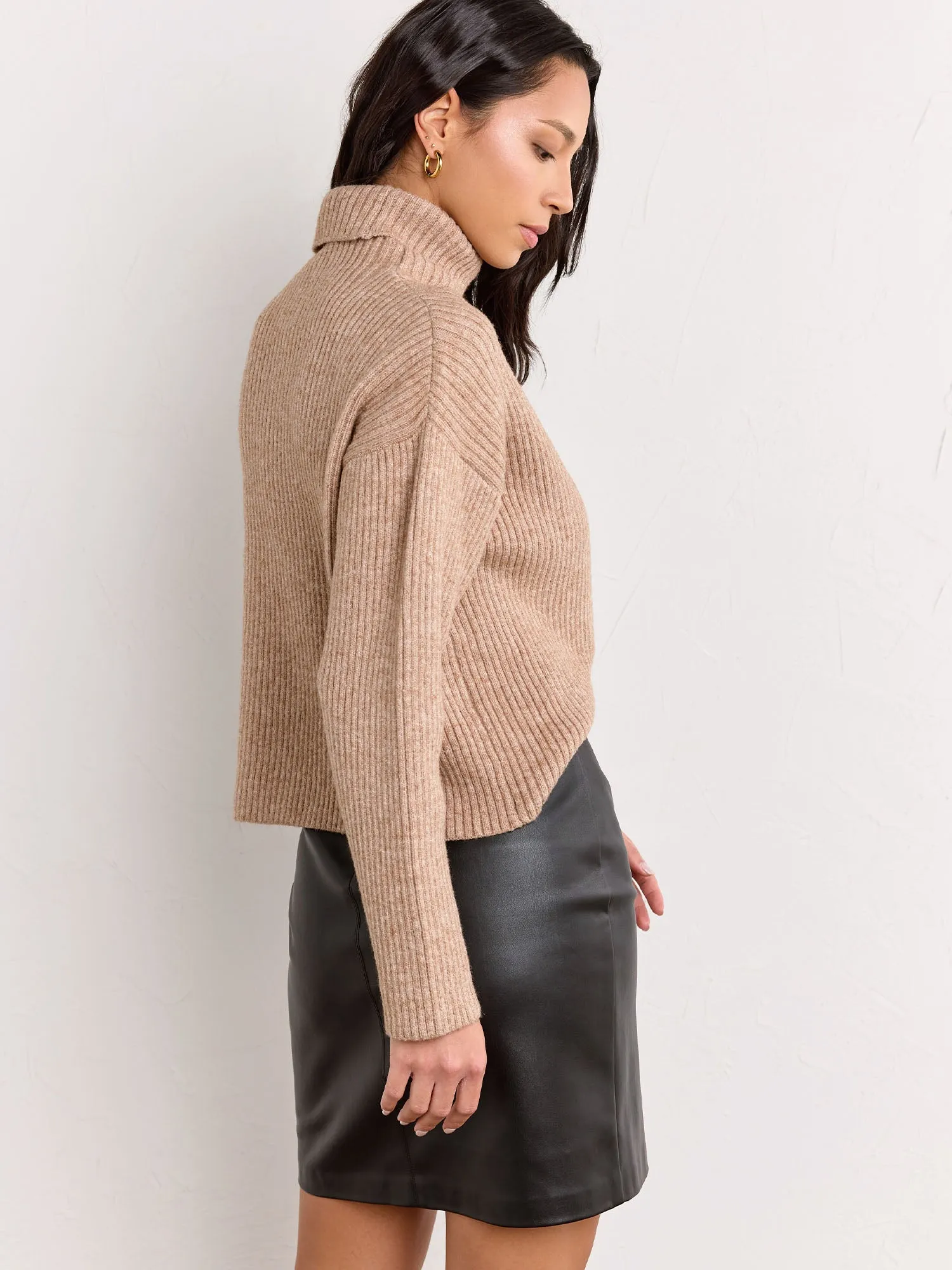 Long-Sleeve Ribbed Knit Turtleneck Pullover - Papermoon