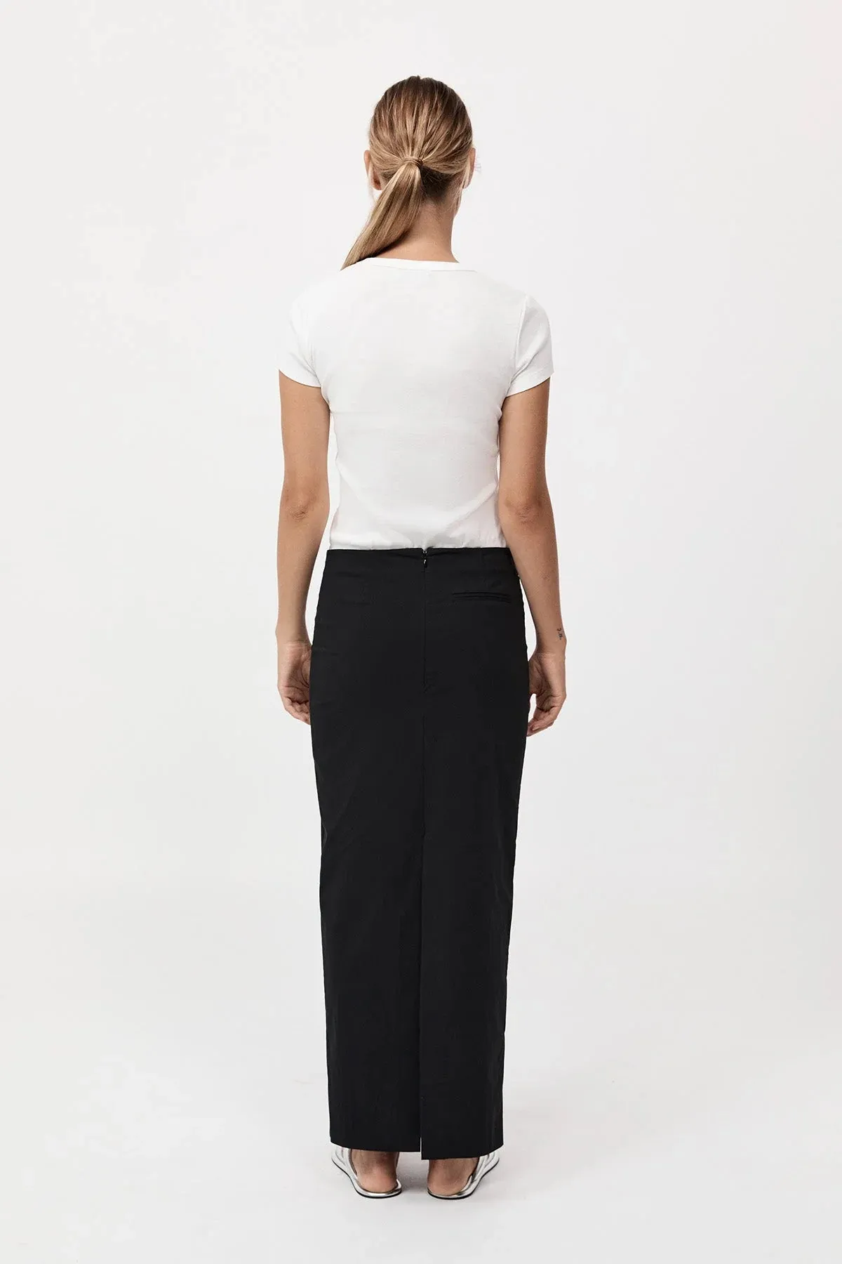 Minimal Column Skirt in Black