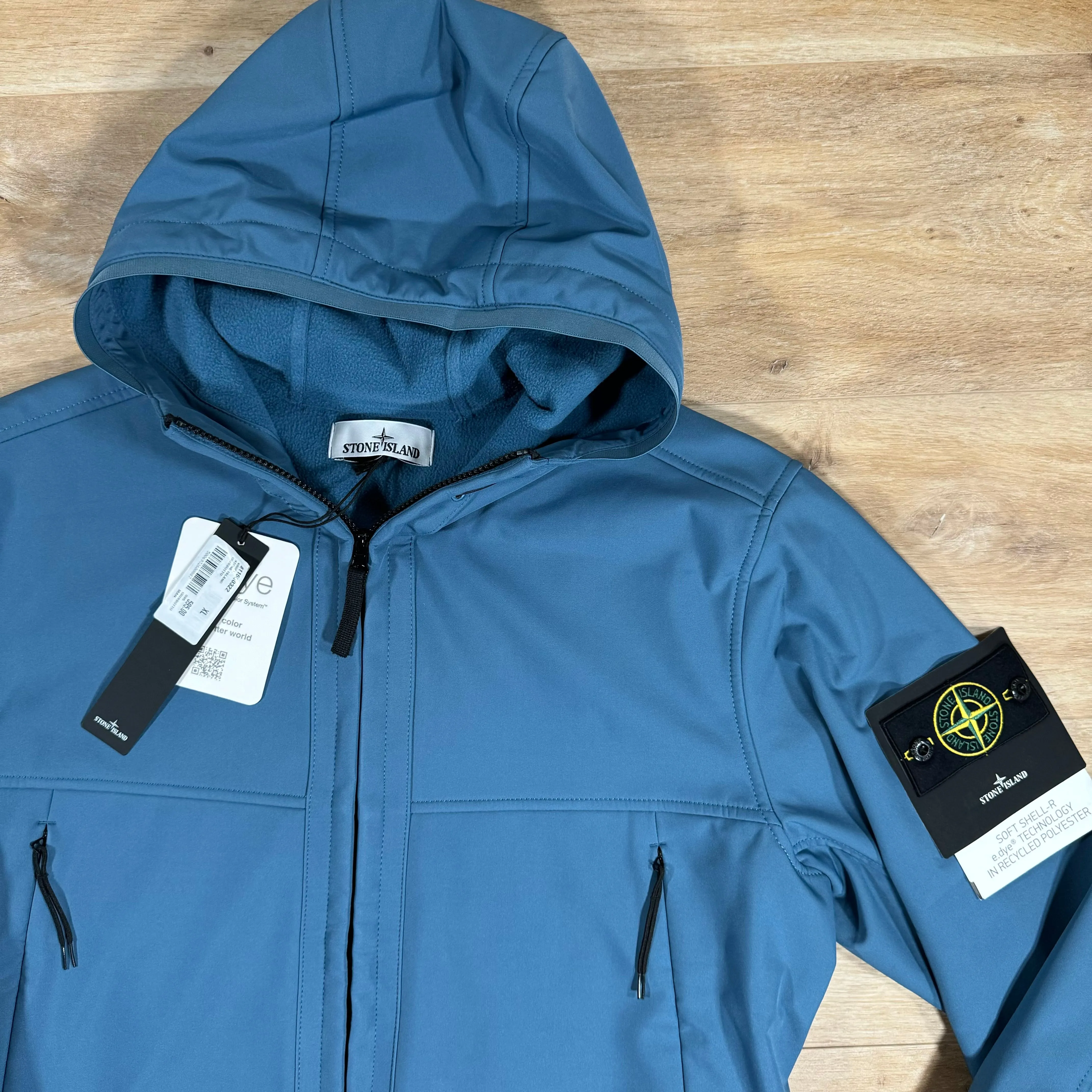 Stone Island Soft Shell-R Jacket in Avio Blue