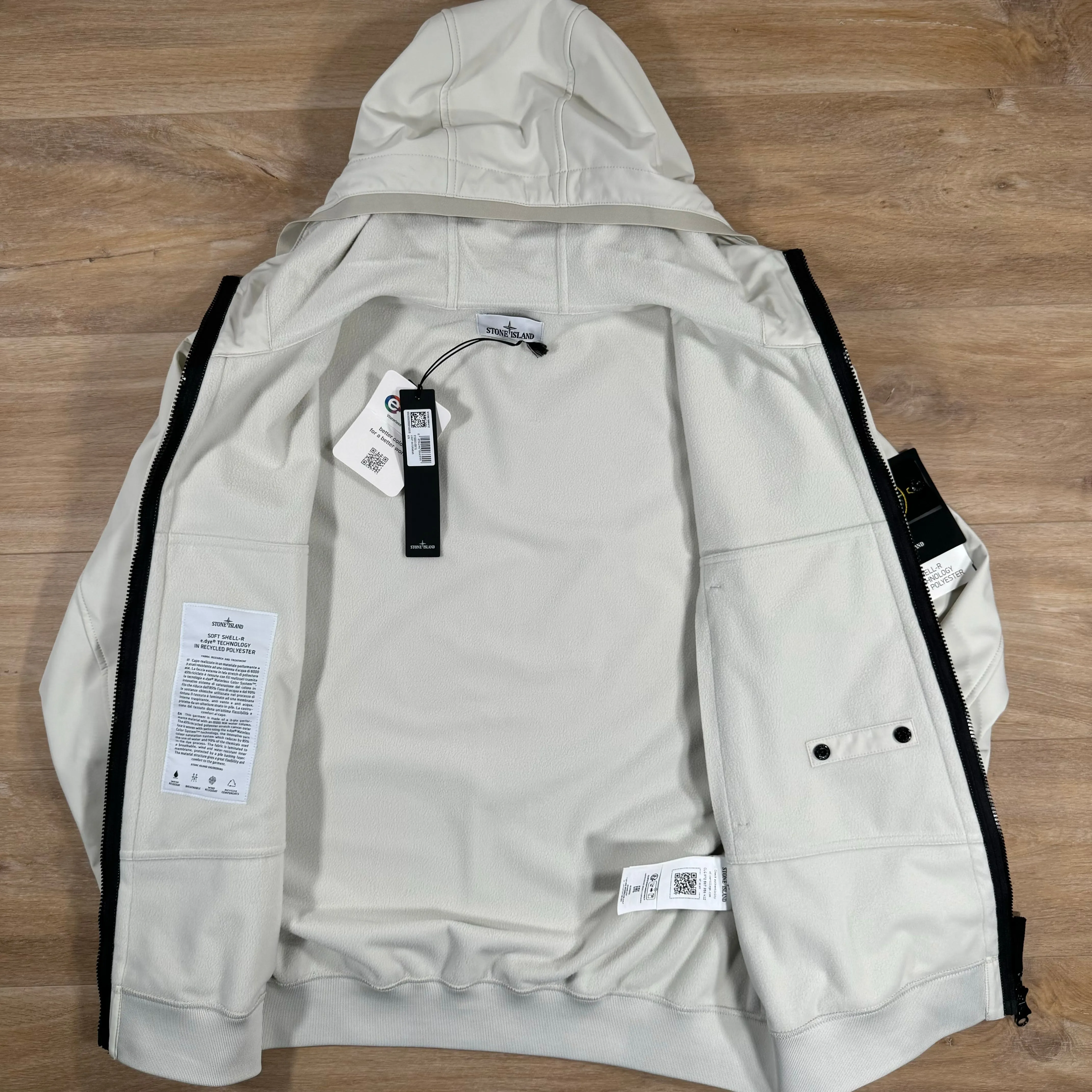 Stone Island Soft Shell-R Jacket in Plaster