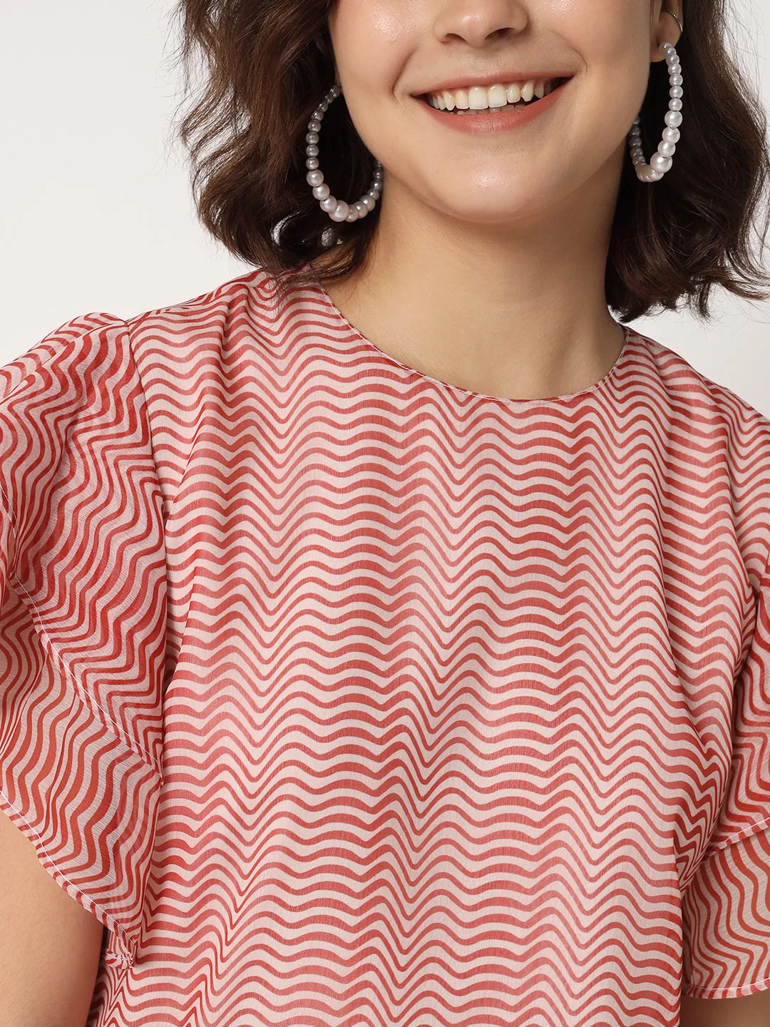 Women's Zig-Zag Printed Flutter Sleeve Top